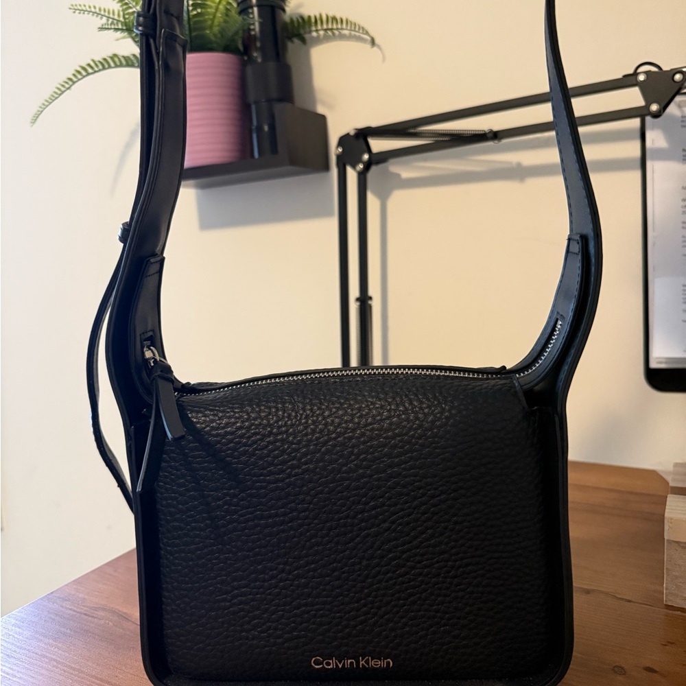 Calvin Klein Black Textured Shoulder Bag. New